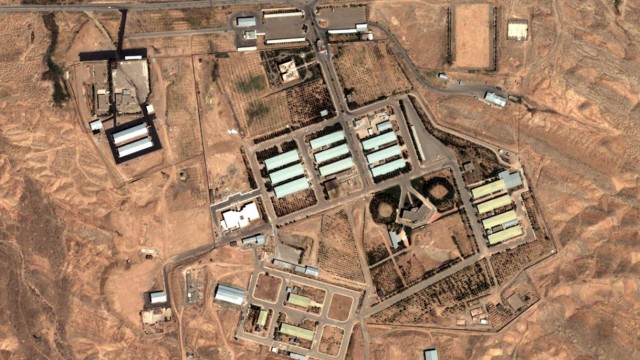 Neue Vorwürfe im Nuklear-Streit: Sateliltenbild des Militärstützpunkts Parchin, wo Iran die Versuche in einer Sprengkammer vorgenommen haben soll.