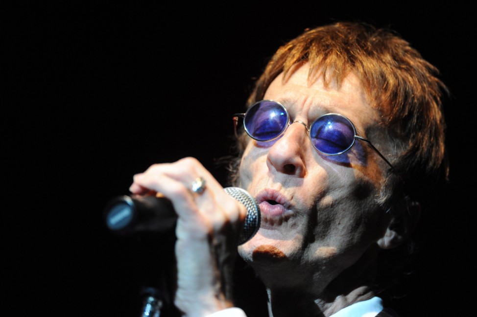 Reports: Robin Gibb in hospital with pneumonia