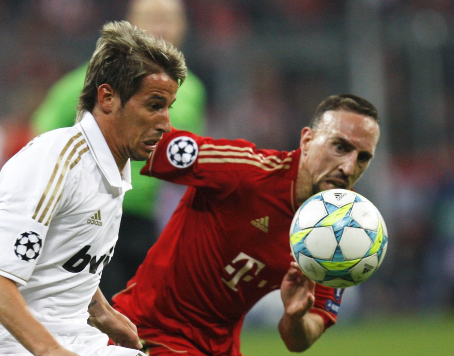 Bayern Munich's Ribery (R) challenges Real Madrid's Coentrao during their Champions League semi-final first leg soccer match in Munich