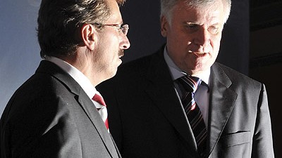 CSU vor Kreuth: Das Verhältnis zwischen Fraktionschef Georg Schmid und Parteichef Horst Seehofer ist angespannt.