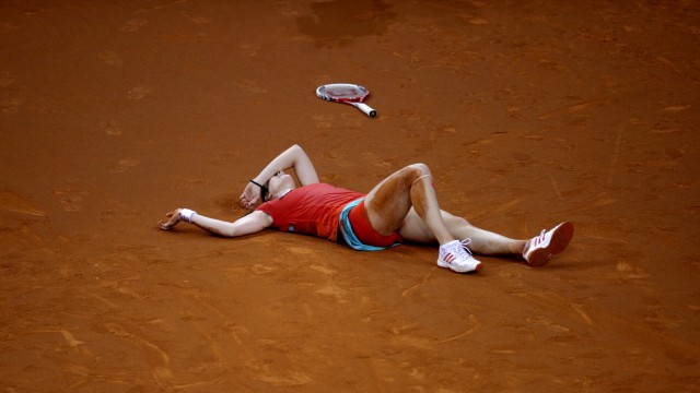 Tennisspielerin Andrea Petkovic: Andrea Petkovic im April 2012 - mit doppeltem Bänderriss in der Stuttgarter Tennishalle.