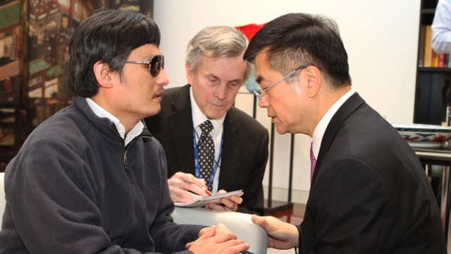 Chen Guangcheng, Gary Locke