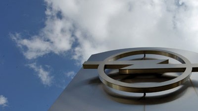 Opel: Absatzschub 2009: Opel beharrt auf Staatshilfen - doch Wirtschaftsminister Rainer Brüderle bleibt skeptisch.
