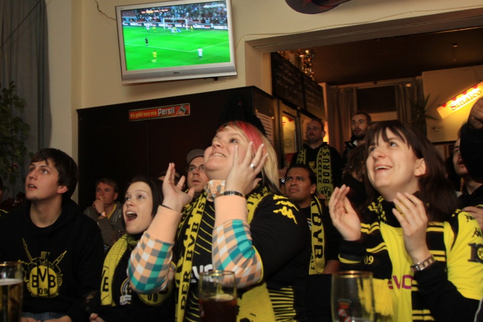 Borussia Dortmund Fans in der Münchner 'Clemensburg', 2011
