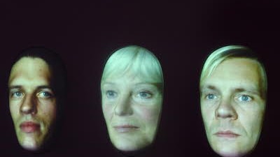Zentrum Neue Technologien: Effekte, die irritieren: Die Mimik der Talking Heads wird in die sonst starren Gesichter hineinprojeziert.