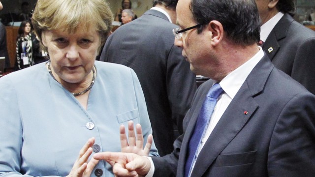 Italien Mario Monti, Kanzlerin Angela Merkel and Frankreichs Staatschef Francois Hollande