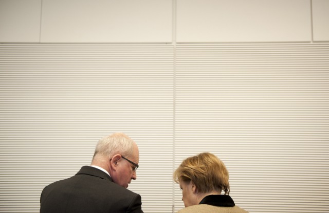 Kauder warnt Roettgen vor 'Abrechnung' mit Merkel