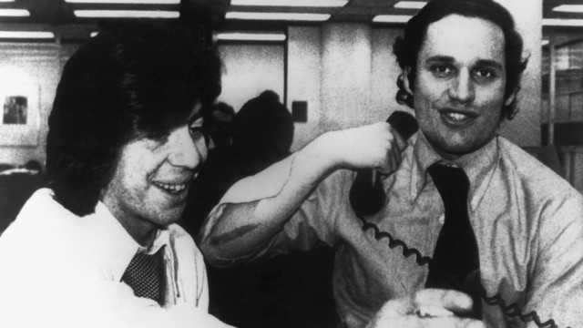 Ihre Arbeit begeisterten die Studentin Jill Abramson für den Journalismus: Die Journalisten Carl Bernstein (links) und Bob Woodward, die die "Watergate-Affäre" aufdeckten (im Mai 1973).
