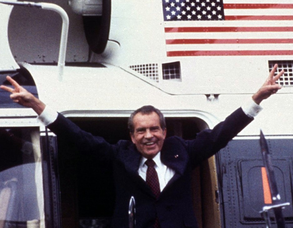FILE PHOTO OF RICHARD NIXON WAVES AS HE LEAVES THE WHITE HOUSE AFTER HIS RESIGNATION