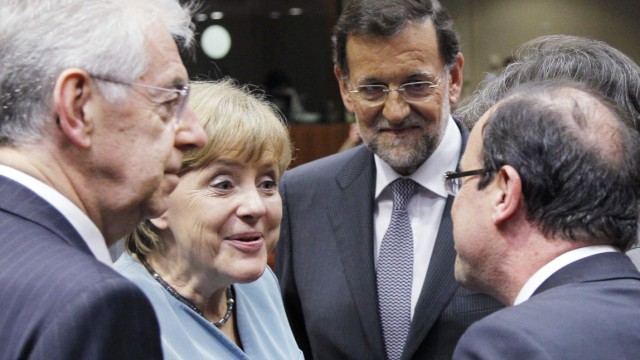 Italy's PM Monti, Germany's Chancellor Merkel, Spain's Prime Minister Rajoy and France's President Hollande attend an informal EU leaders summit in Brussels