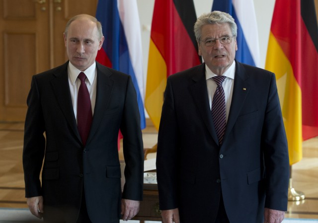 Bundespraesident Gauck empfaengt Russlands Praesidenten Putin