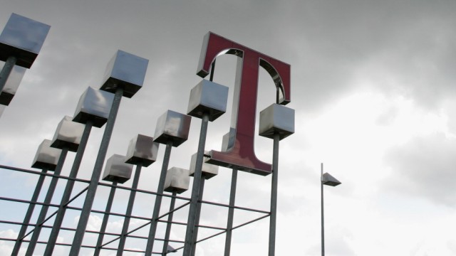 Deutsche Telekom Announces Results for 2005
