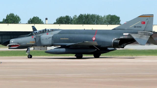 Türkisches Kampfflugzeug vom Typ F4-Phantom von Syrien abgeschossen.