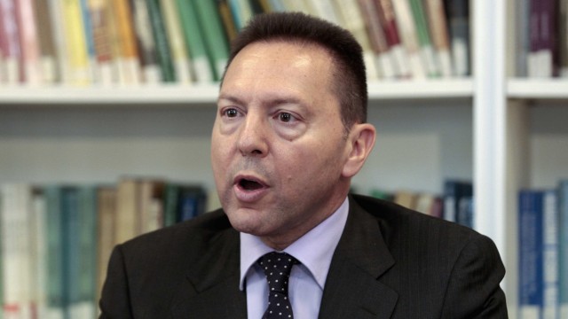 Yannis Stournaras Finanzminister Griechenland