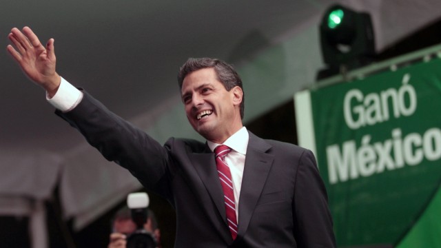 Mexikos neuer Präsident Peña Nieto: Umstrittener Wahlsieger: Enrique Peña Nieto ist neuer Präsident von 115 Millionen Mexikanern.