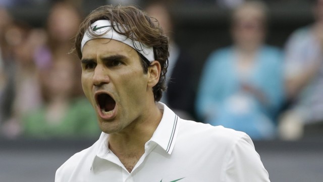 Halbfinale in Wimbledon: Tennisprofi Roger Federer freut sich: Der Schweizer steht zum achten Mal im Wimbledon-Finale.