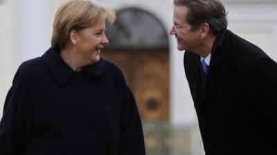 Klausur in Meseberg: Sie fand es intensiv, er konstruktiv: Angela Merkel und Guido Westerwelle in Meseberg.