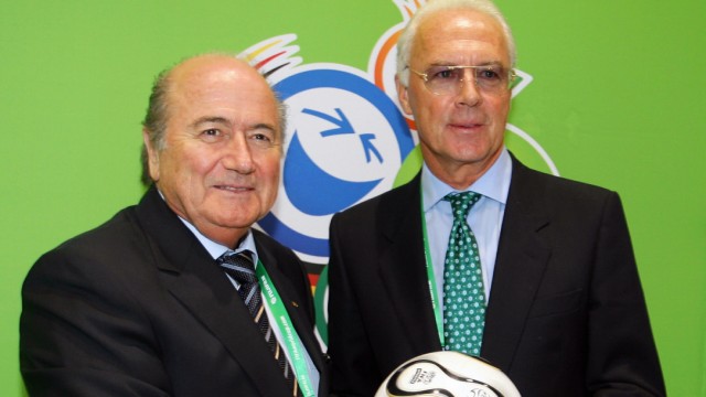Blatter deutet Unregelmaessigkeiten bei WM-Vergabe 2006 an