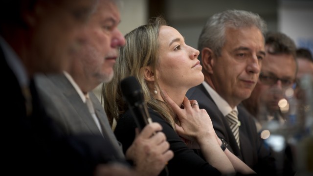 Familienministerin Kristina Schröder steht wegen umstrittener Entscheidungen unter Druck