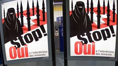 Verbot von Minaretten: Mit drastischen Plakaten warb die national-konservative Schweizerischen Volkspartei (SVP) für das Minarett-Verbot.
