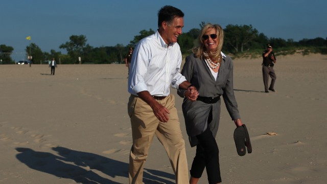 Mitt Romney Campaigns In Six Swing States On 'Every Town Counts' Bus Tour