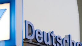 Anzeige, Deutsche Bank, Lebensversicherungen, dpa