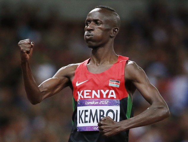 Kenya's Ezekiel Kemboi celebrates winning the gold medal in the men's 3000m steeplechase final during the London 2012 Olympic Games at the Olympic Stadium