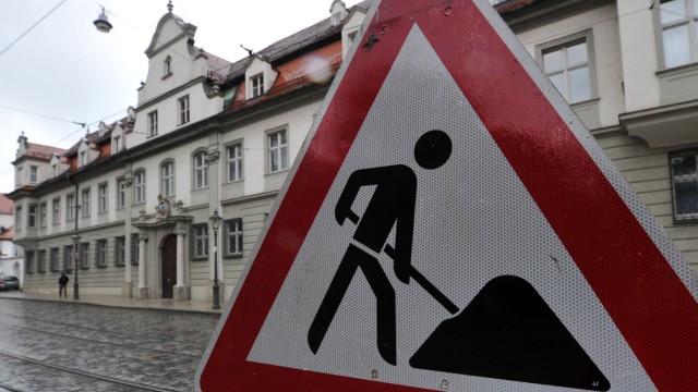 Bauprojekte in Augsburg: Dieses Schild dürfte den Augsburgern ziemlich bekannt vorkommen: Gleich mehrere große Bauprojekte werden derzeit in der Stadt verwirklicht.