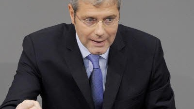 Energiepolitik: Bundesumweltminister Norbert Röttgen (CDU) im Bundestag in Berlin.