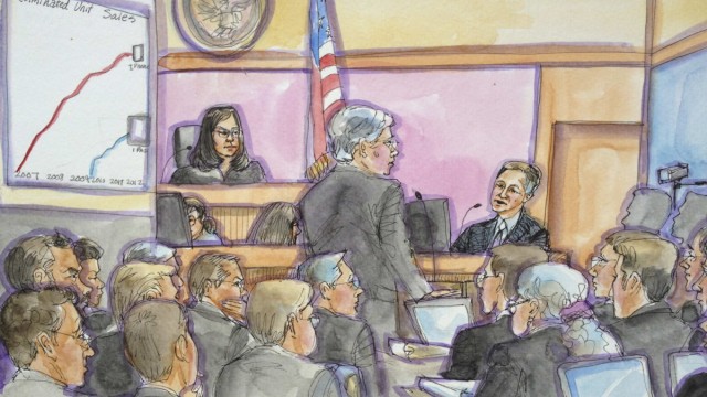 Apple marketing chief Schiller takes the stand with Apple attorney McElhinny in this court sketch during a high profile trial between Samsung and Apple in San Jose