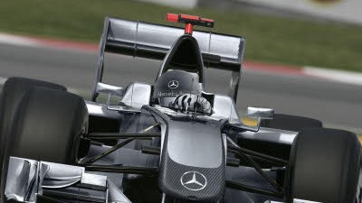 Formel 1: Mercedes: Heute Fotomontage, morgen vielleicht Wirklichkeit: der neue Silberpfeil von Mercedes Benz.