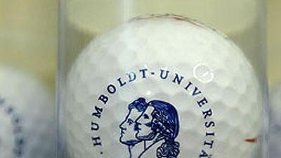 Hochschul-Merchandising: Im Berliner "Humboldtstore" bekommt der Student so ziemlich alles, was mit seiner Uni zu tun hat: auch Golfbälle.