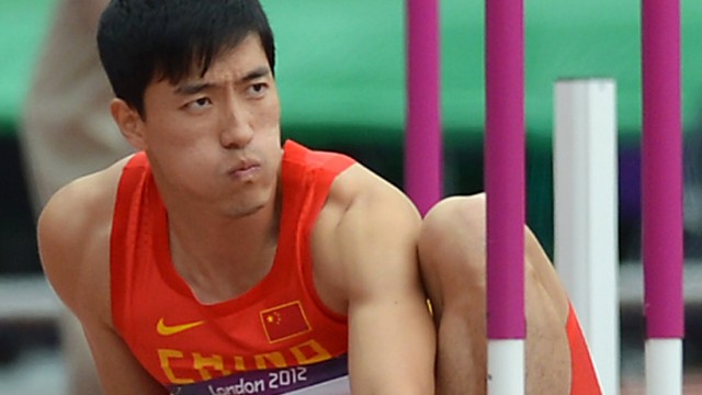 Chinesisches Fernsehen bei Olympia: Erneut gescheitert: Der chinesische Weltklasse-Hürdensprinter Sportler Liu Xiang scheidet bei den Olympischen Spielen in London 2012 erneut aus. Bereits bei den Heimspielen in Peking im Jahr 2008 war es nichts mit dem erwarteten Gold geworden.