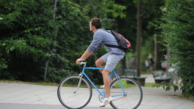 Einführung eines verbilligten Semestertickets: Viele Studenten die in der Münchner Innenstadt wohnen, nutzen ihr Fahrrad, um in die Uni zu kommen. Ein Semesterticket wäre nur eine zusätzliche Belastung für sie.