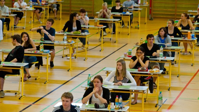 G8-Reform: Das achtstufige Gymnasium in Bayern erhält zum neuen Schuljahr grundlegende Neuerungen. Die Abiturergebnisse der ersten beiden G8-Jahrgänge hatten den Reformbedarf aufgezeigt.