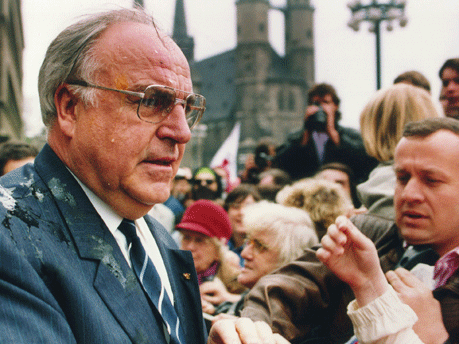 Helmut Kohl, Eier, AP