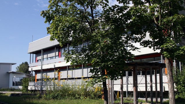 Dachau: Einzigartig in Oberbayern: In Odelzhausen sind seit Beginn des neuen Unterrichtsjahres am Donnerstag mit der Grund, der Mittel- und der Realschule gleich drei Schularten unter einem Dach, wie Mittelschulrektorin Cordula Weber am Freitag betonte.