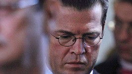 Afghanistan-Affäre: Verteidigungsminister Karl-Theodor zu Guttenberg: "Klar ist, dass vor Ort Fehler gemacht wurden."