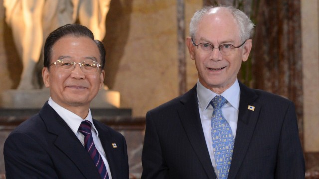 Auftritt von Wen Jiabao in Brüssel: Chinas Ministerpäsident Wen Jiabao und EU-Ratspräsident Herman Van Rompuy während des 15. EU-China-Gipfels.