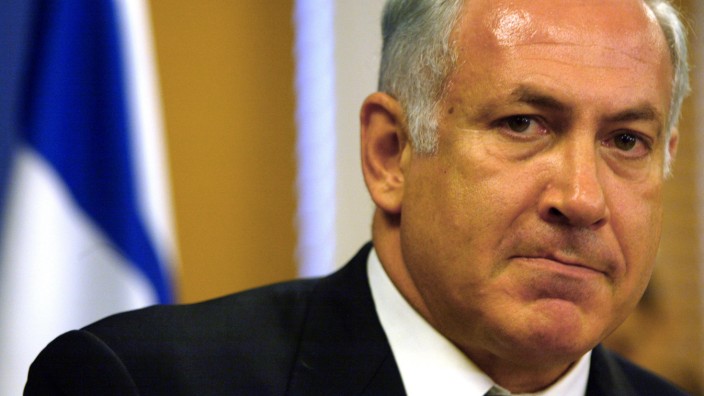 Israelischer Finanzminister Netanjahu tritt zurück wegen Gaza-Abzug, 2005