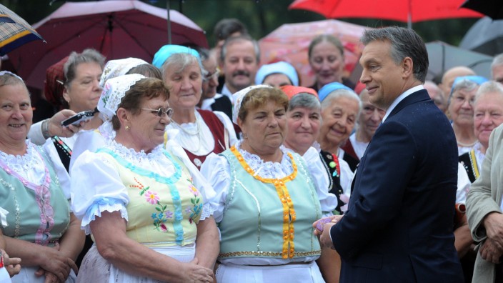 Wahlen in Ungarn: Auf dem Land spielt die Musik: Viktor Orbán im Gespräch.