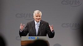 CSU-Parteitag in München: Zufrieden und selbstbewusst: CSU-Chef Horst Seehofer.
