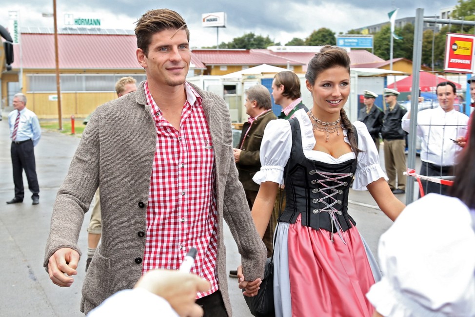 Bayern Muenchen Attends Oktoberfest 2012