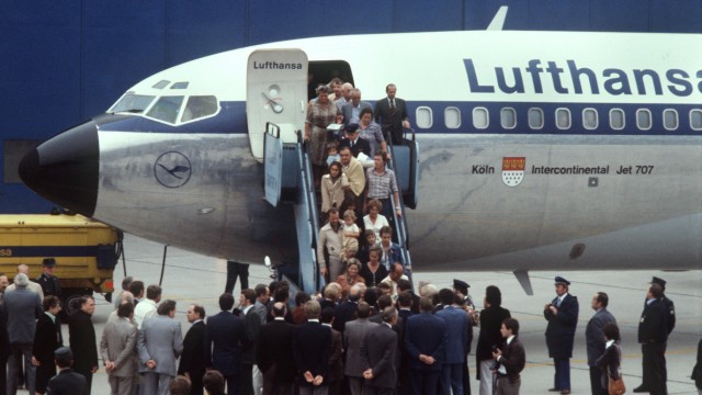 Geiseln aus Mogadischu bei der Ankunft in Frankfurt, 1977