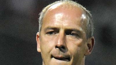 Fußball-Wetten: Mario Basler, Trainer von Eintracht Trier, wirbt für Wettfirmen.