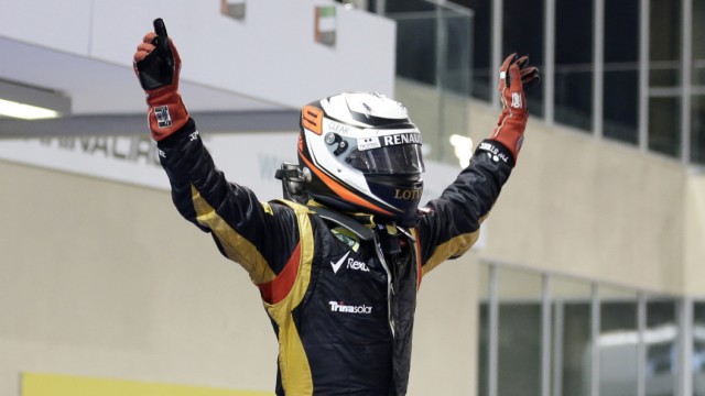 Formel 1 in Abu Dhabi: Jubel bei Lotus: Kimi Räikkönen gewinnt in Abu Dhabi.