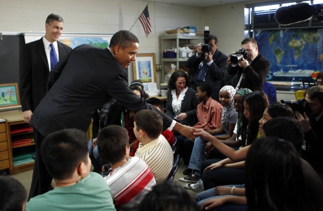 Obama greets students at a Virginia school