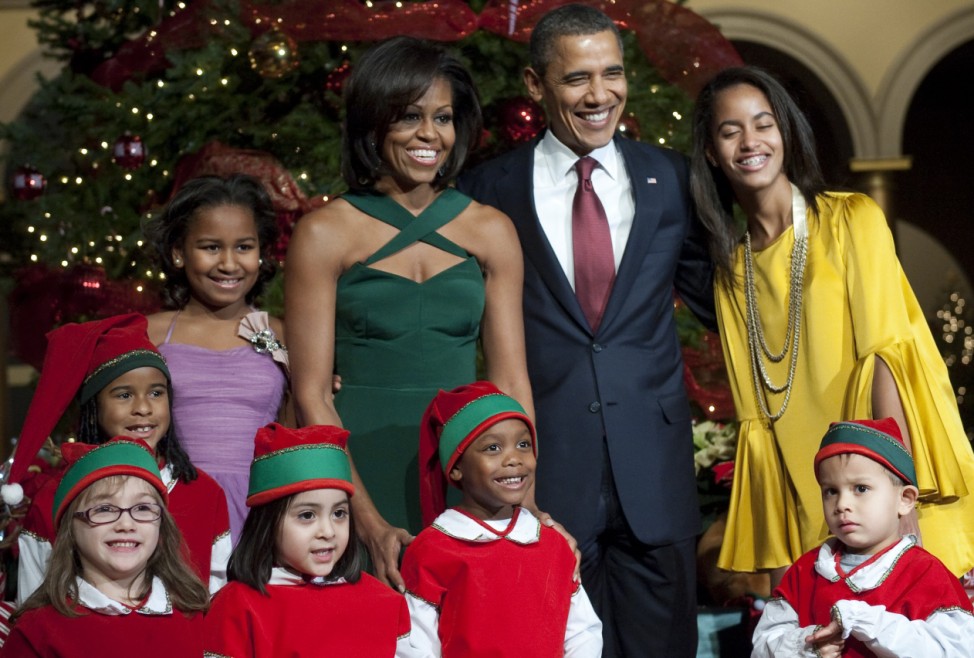 Michelle und Barack Obama und Töchter bei Weihnachtsfeier