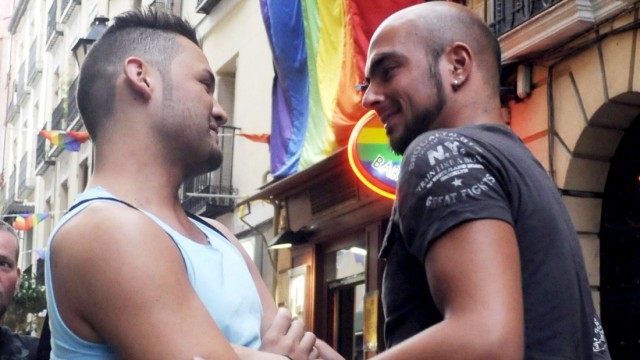 Spanisches Verfassungsgericht erklärt Homo-Ehe für legal