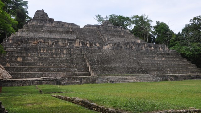 Die Caana-Pyramide in Caracol, der größten Maya-Stadt in Belize. Warum ist das Reich der Maya vor etwa 1000 Jahren zusammengebrochen?